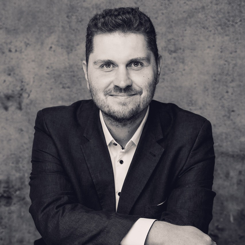 Portrait von Tobias Hofmann, Vertriebsmanager Nord bei Paperconnect